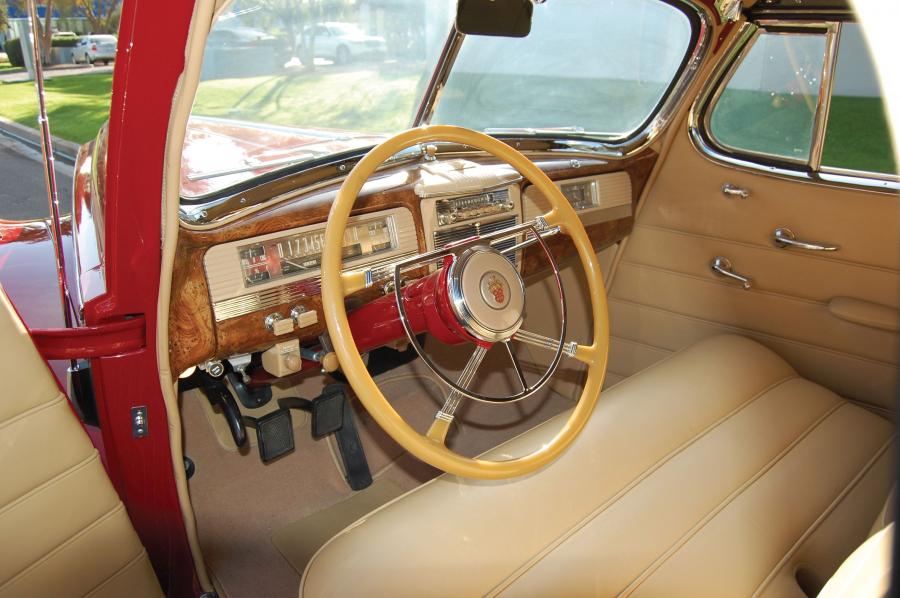  Packard Super Eight 160 Convertible Victoria 1942 года  (фото 2 из 3)